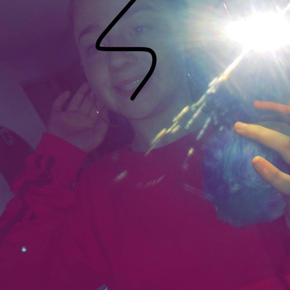 Meet your Posher, Crystal